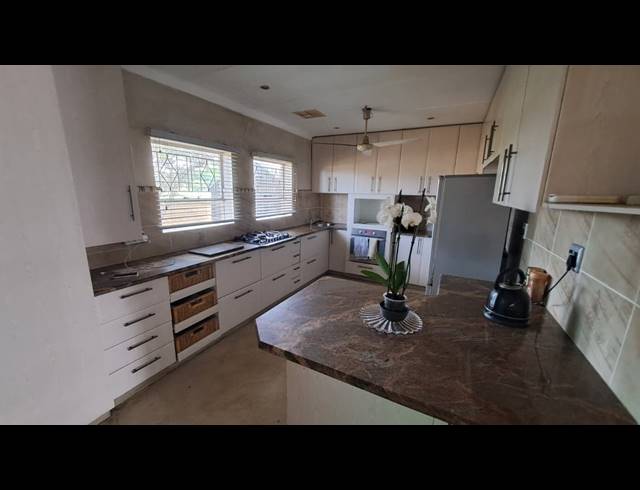 3 BEDROOM TOWNHOUSE FOR SALE IN ARBORETUM